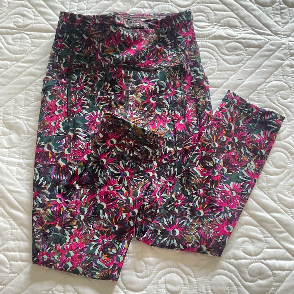 Like New Swift Speed High Rise Crop 21”